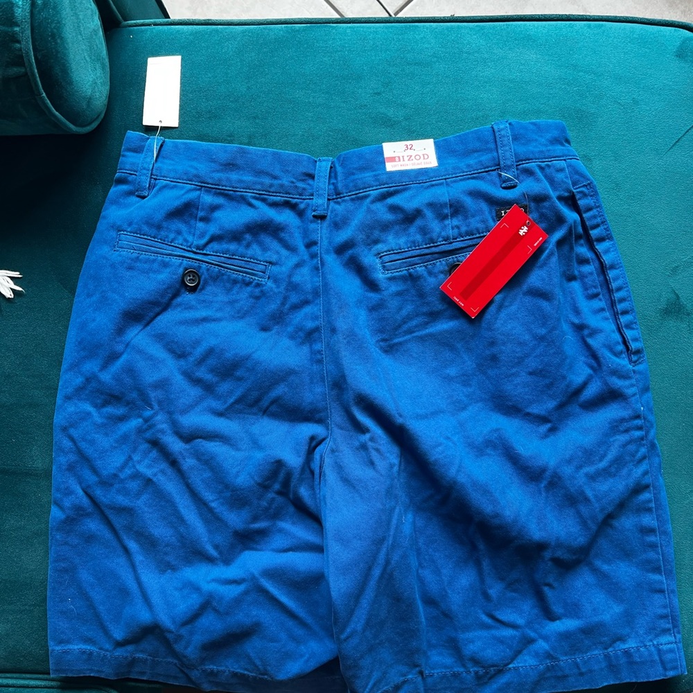 Izod size 32 royal blue shorts